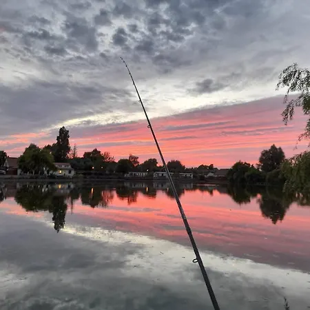 Mobile 3 Au Bord Du D'ardres, Peche Gratuite Sans Permis 营地 Ardres