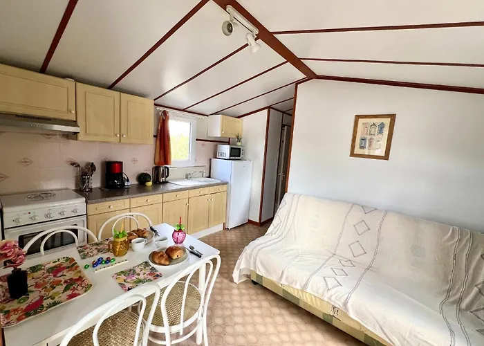 Kemp Mobile 3 Au Bord Du D'ardres, Peche Gratuite Sans Permis Ardres