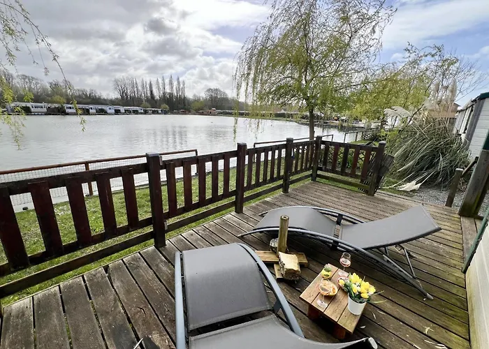 Kemp Mobile 3 Au Bord Du D'ardres, Peche Gratuite Sans Permis